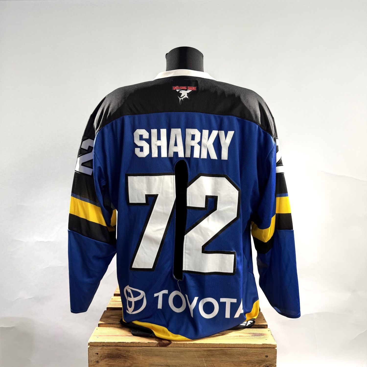 Hockeytrikot, blaues Trikot, Rücken-Nr. 72, Sharky, Toyota-Logo