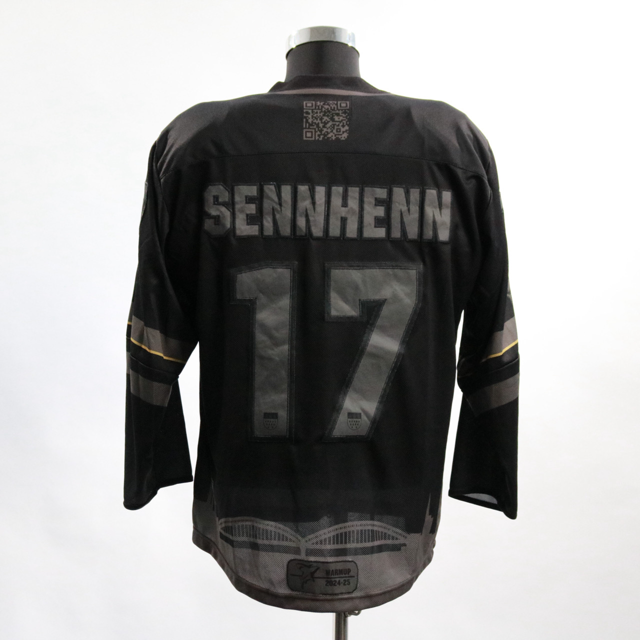 WARM UP | WORN | 2024-25 | #17 SENNHENN | gr. L