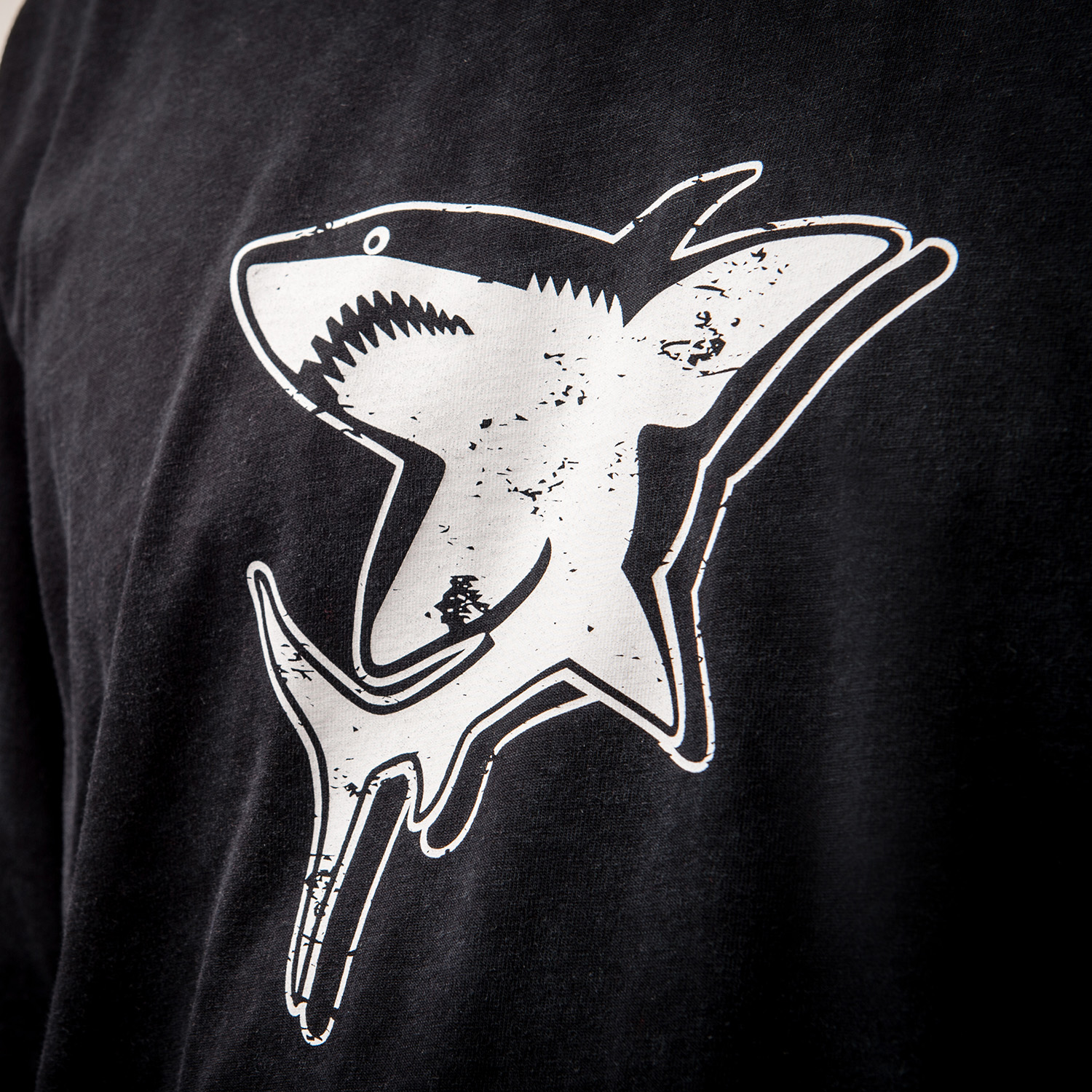 T-Shirt, Shark graphic, Schwarz, Kurzarm, Druckdesign