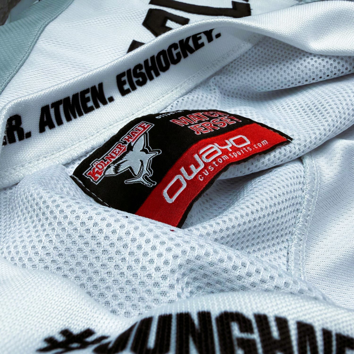 Eishockeytrikot, Mesh-Gewebe, Weiß, Aufnäher, Kragentext