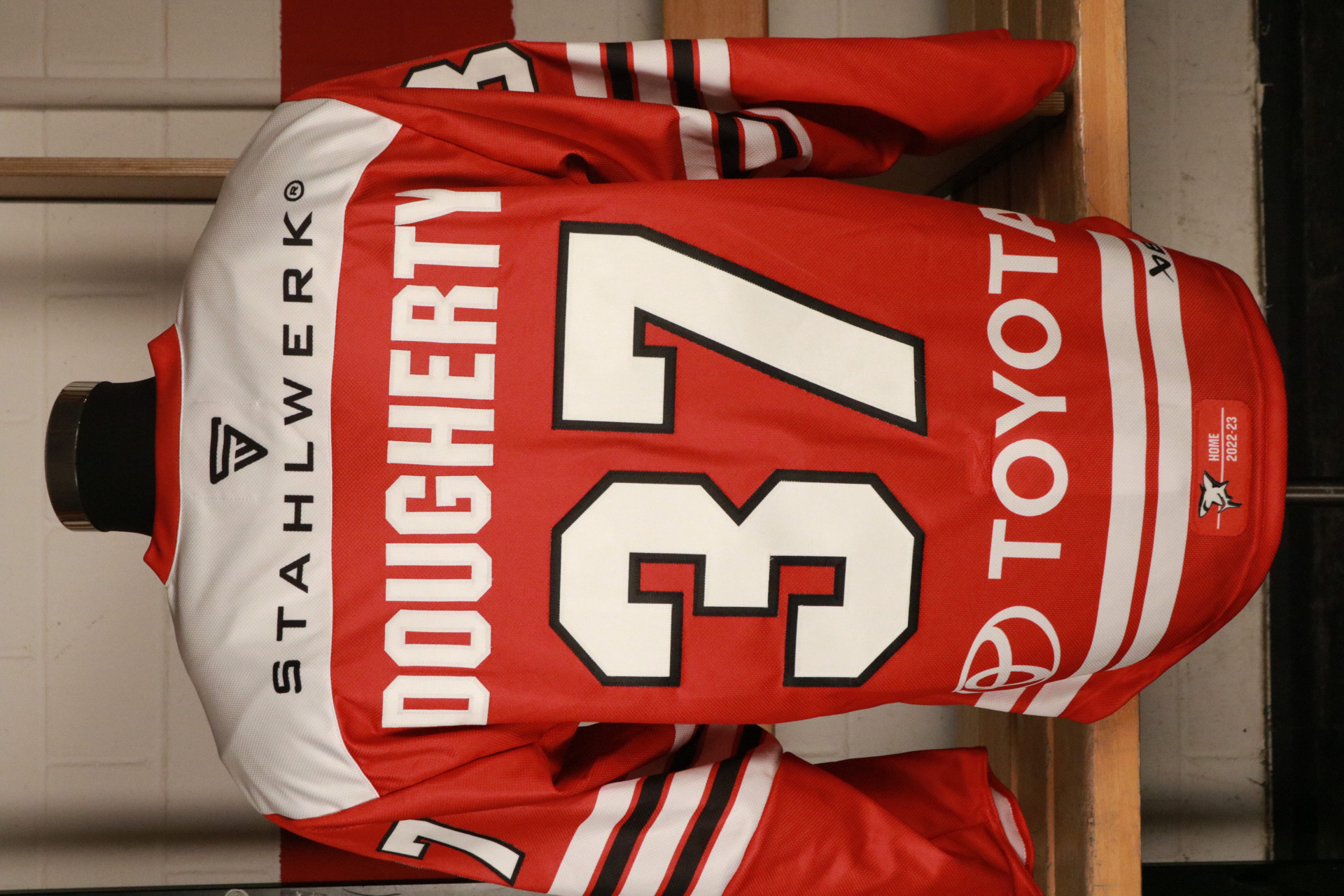 GAME ISSUED JERSEY | HOME 22-23 | #37 DOUGHERTY | gr. XL