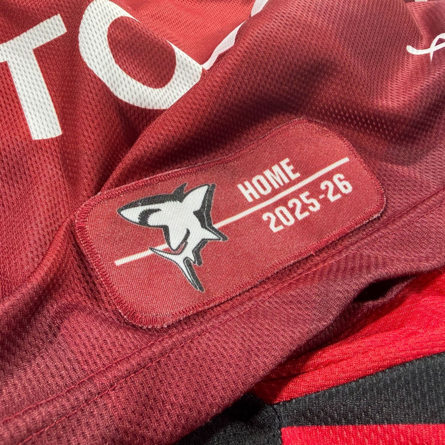 Trikot, Hemd, Sportjacke, Rot, Kleidungsetikett