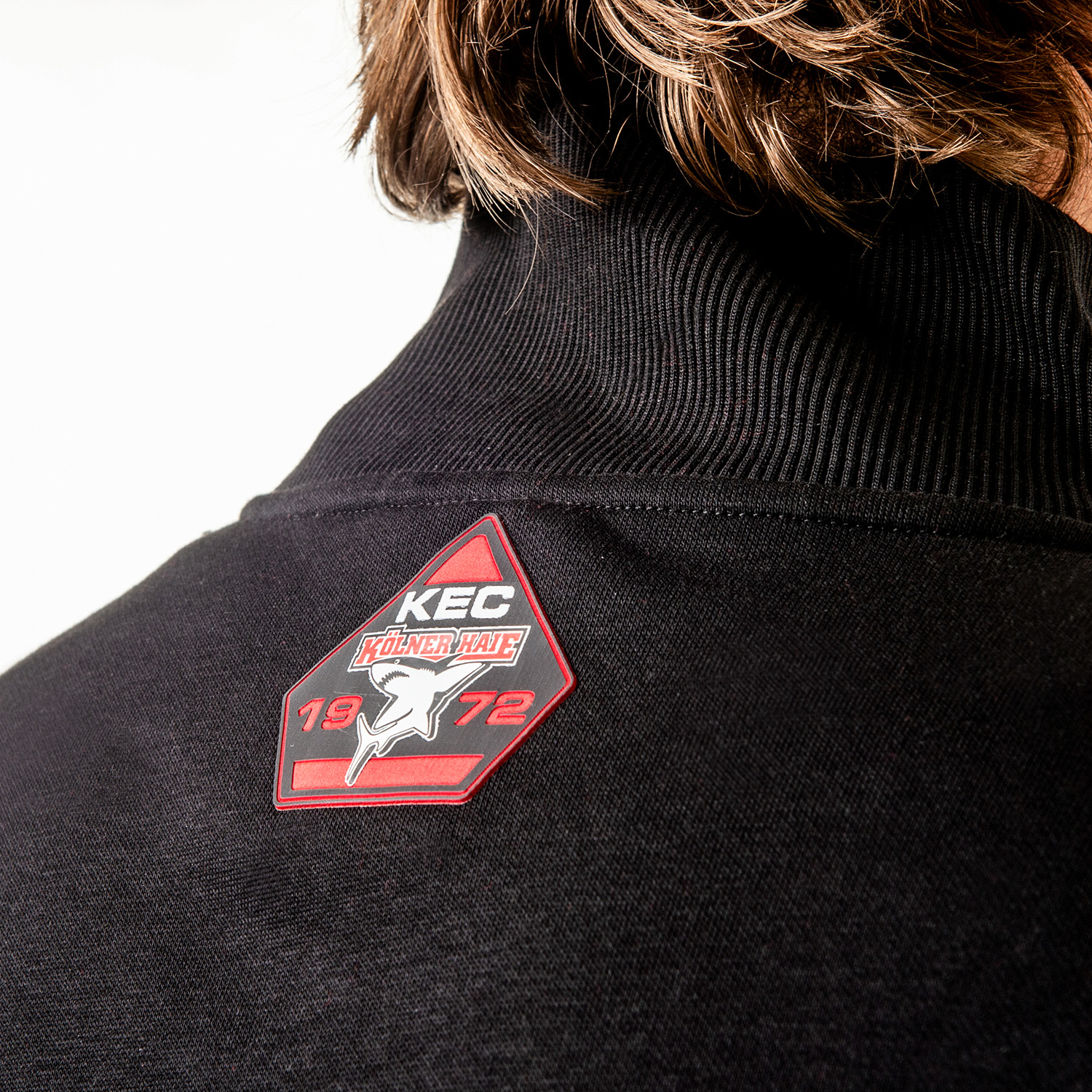 Strickwaren, Pullover, Mantel, Jacke, Logo