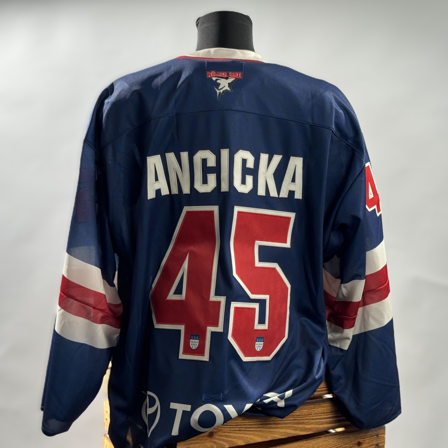 Bekleidung, Hemd, Person, Trikot