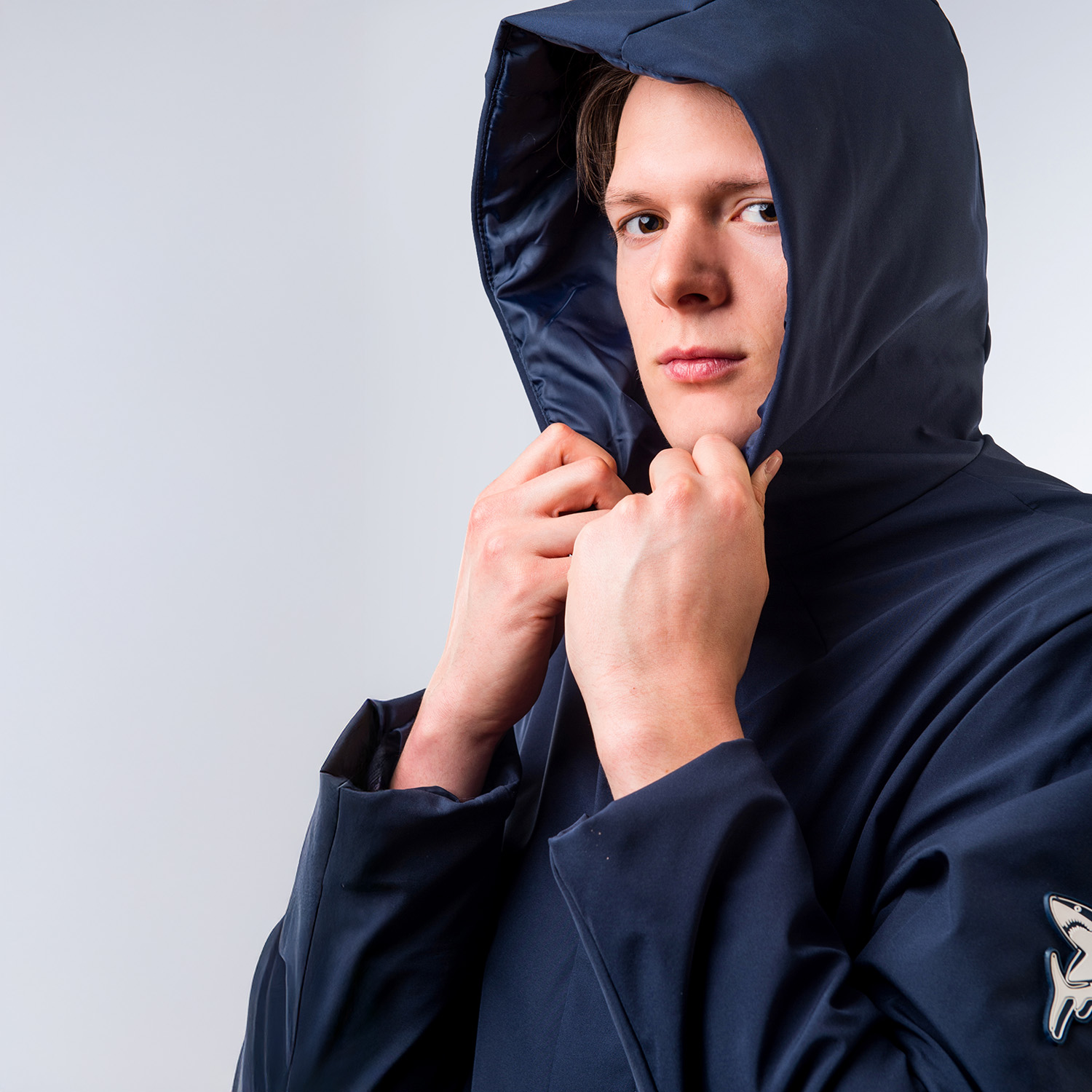 Mantel, Kapuze, Kapuzenpulli, Sweatshirt, Person