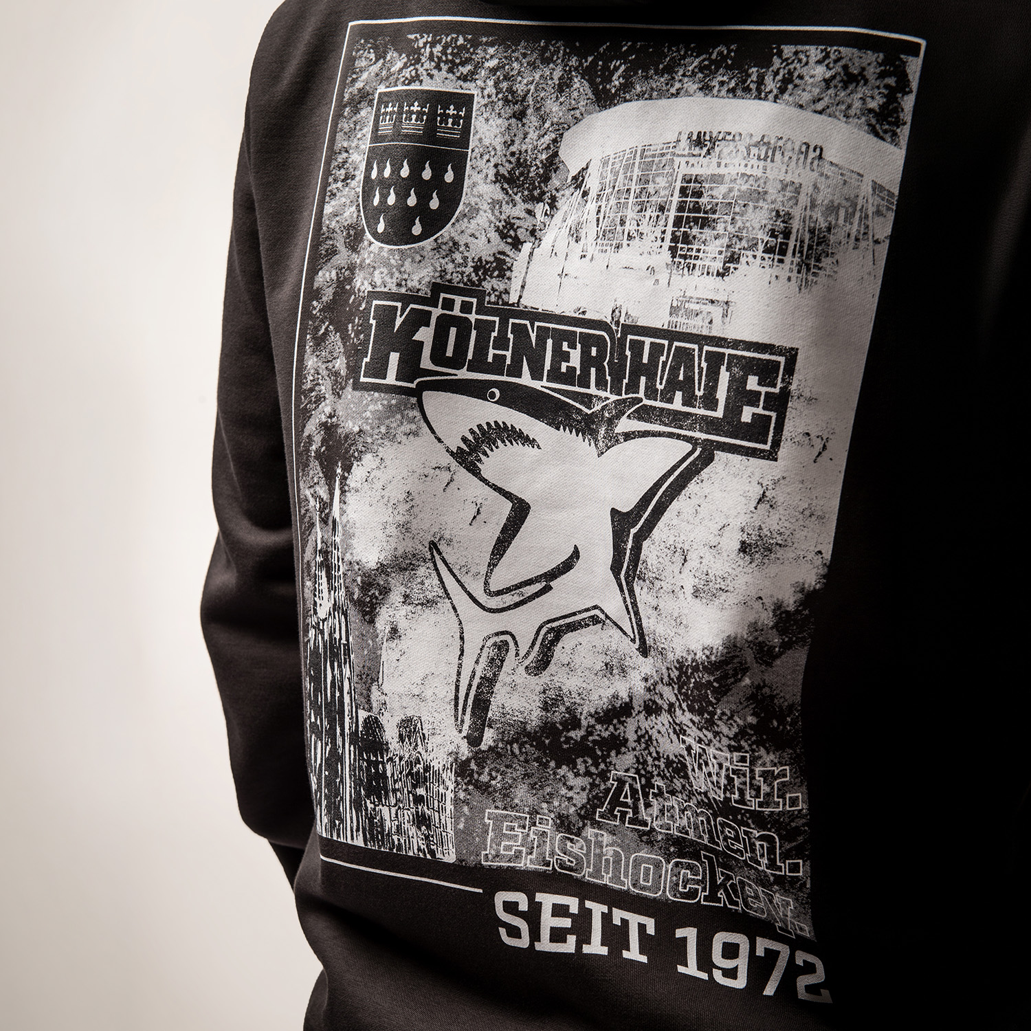 Schwarzshirt, Graphic-Print, Frontprint, Kunst-Design, Seit-1972
