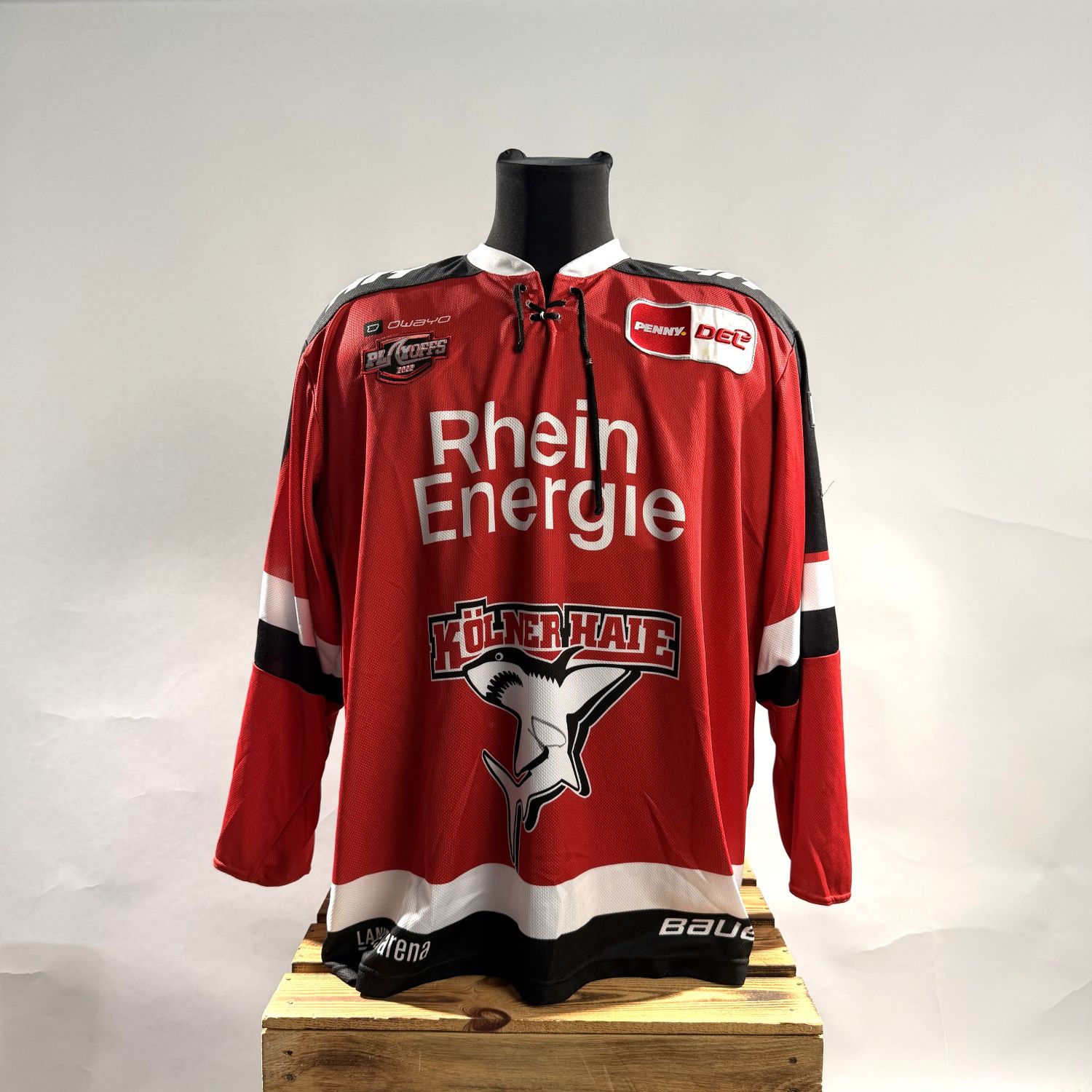 hockey jersey, roter Trikot, Teamlogo, Langarm, Sponsorenaufdruck